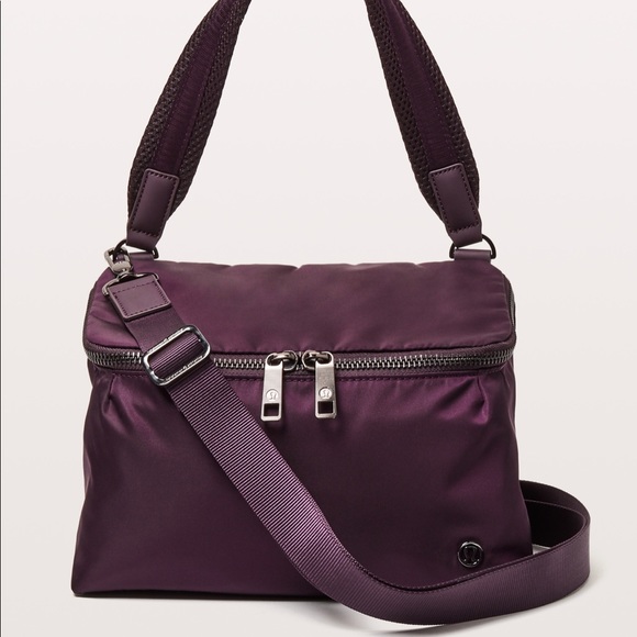 lululemon athletica Bags Lululemon Get Set Bag 7l Black Cherry